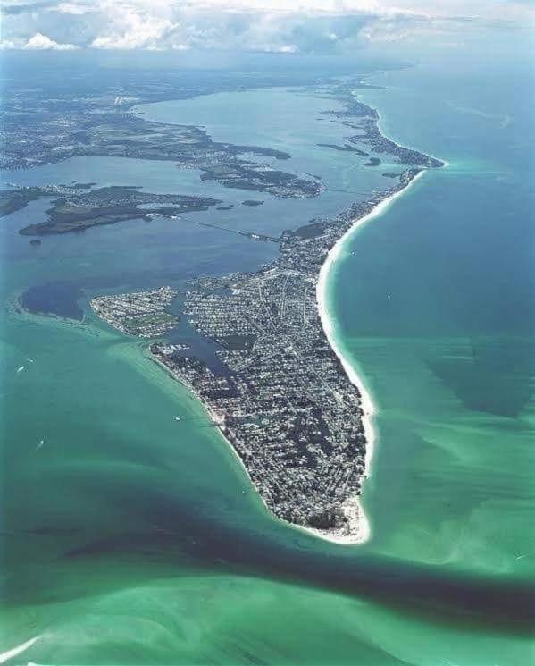 Beach Getaway Pool Condo Between The Island Marina And Beach Bradenton Beach Exterior foto