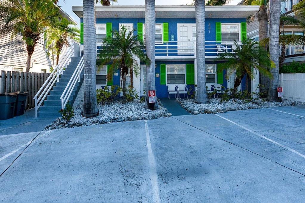 Beach Getaway Pool Condo Between The Island Marina And Beach Bradenton Beach Exterior foto
