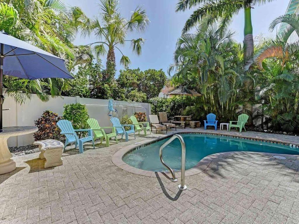 Beach Getaway Pool Condo Between The Island Marina And Beach Bradenton Beach Exterior foto
