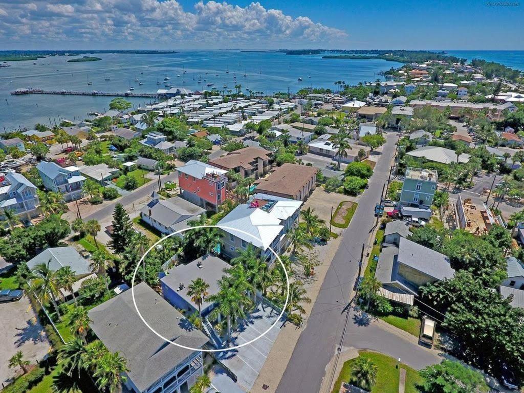 Beach Getaway Pool Condo Between The Island Marina And Beach Bradenton Beach Exterior foto